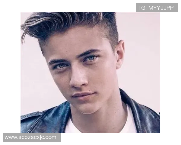 碧眼足球明星盘点：那些在绿茵场上闪耀的蓝眼睛球员