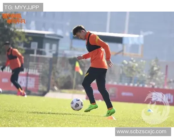 深圳足球队耐力解析：从体能训练到比赛表现的全面探讨